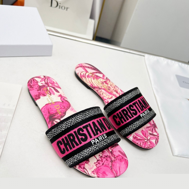 ch**an D*or slippers